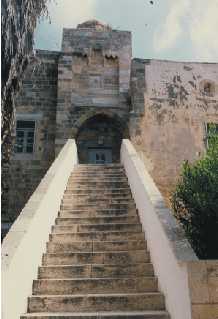 castle1.jpg (10396 bytes)