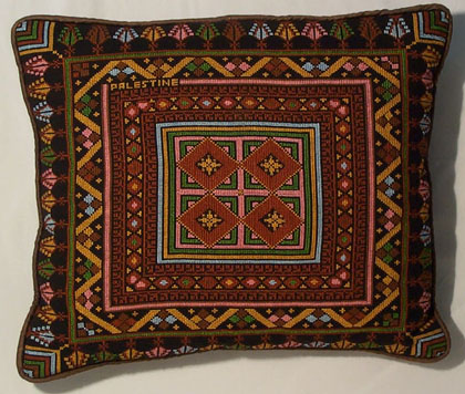 pillow6.jpg (63184 bytes)